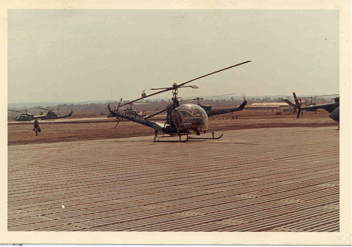 OH-23 in Pleiku.jpg